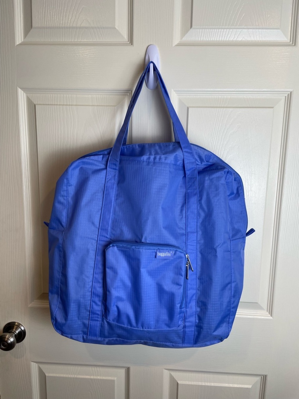 Baggallini Bright Blue shopping travel Tote Bag like new